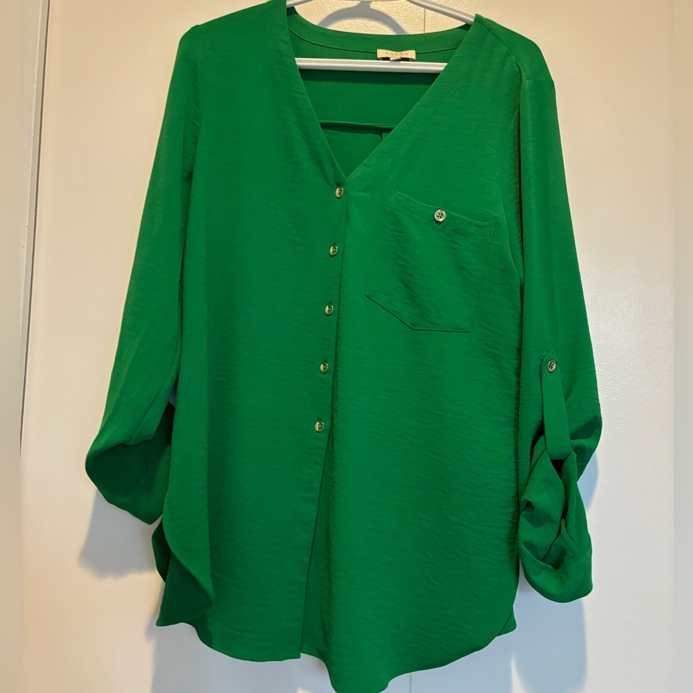 3for $15😍 Laura Vibrant Green Button-Up Blouse